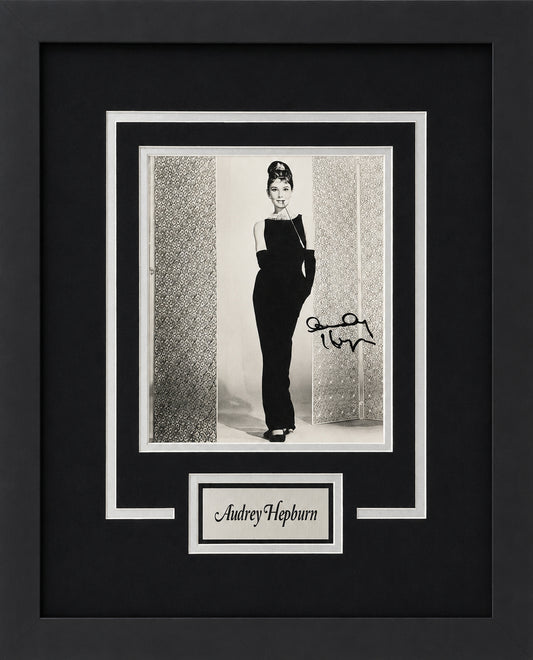 Audrey Hepburn Photo 2 Front Portrait