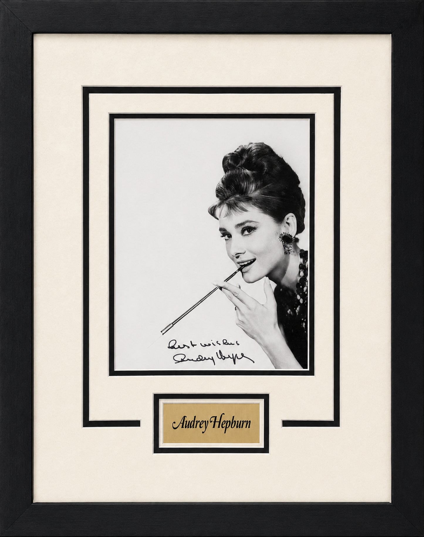 Audrey Hepburn Photo 1 Left side Profile